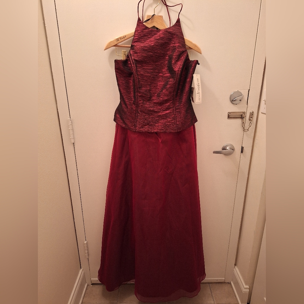 Betsy & Adam Halter Evening Dress Ball Gown Size 14 Red Burgundy Metallic